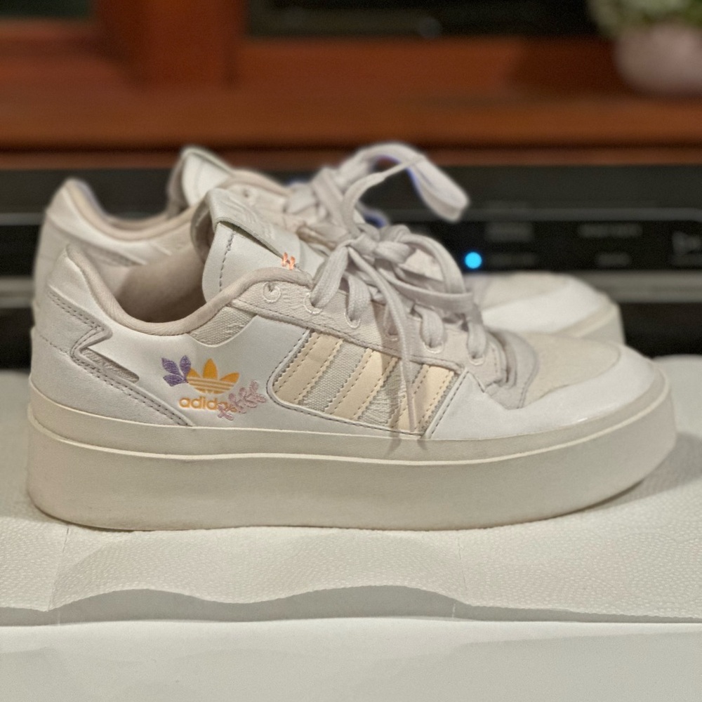 Adidas FORUM BONEGA Sneakers Women 8.5 White/Cream with Purple & Orange Details